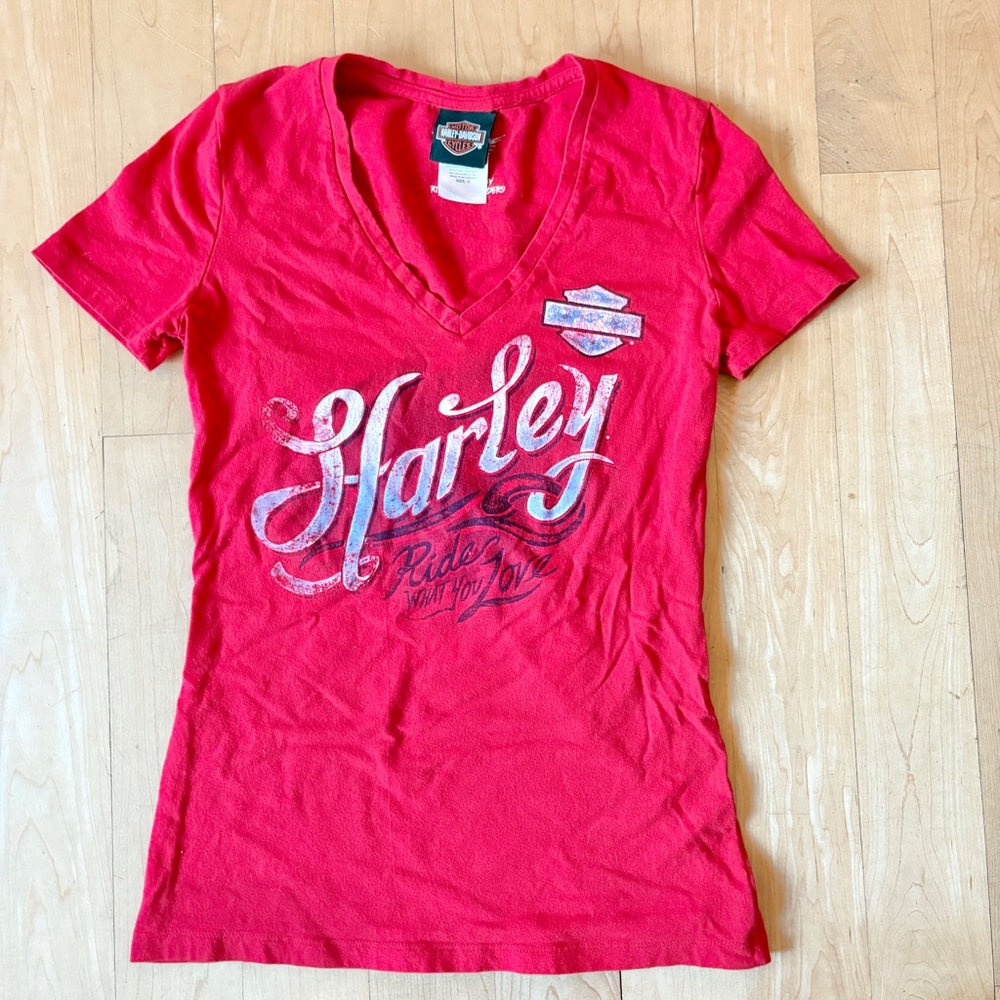 Women’s size small red and blue Harley Davidson t-shirt